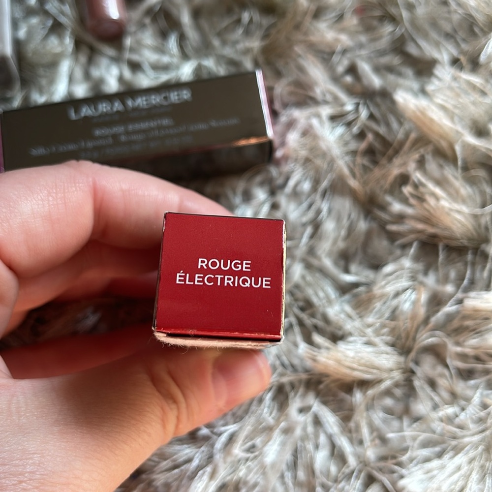Makeup Bundle - Picture 3 of 7